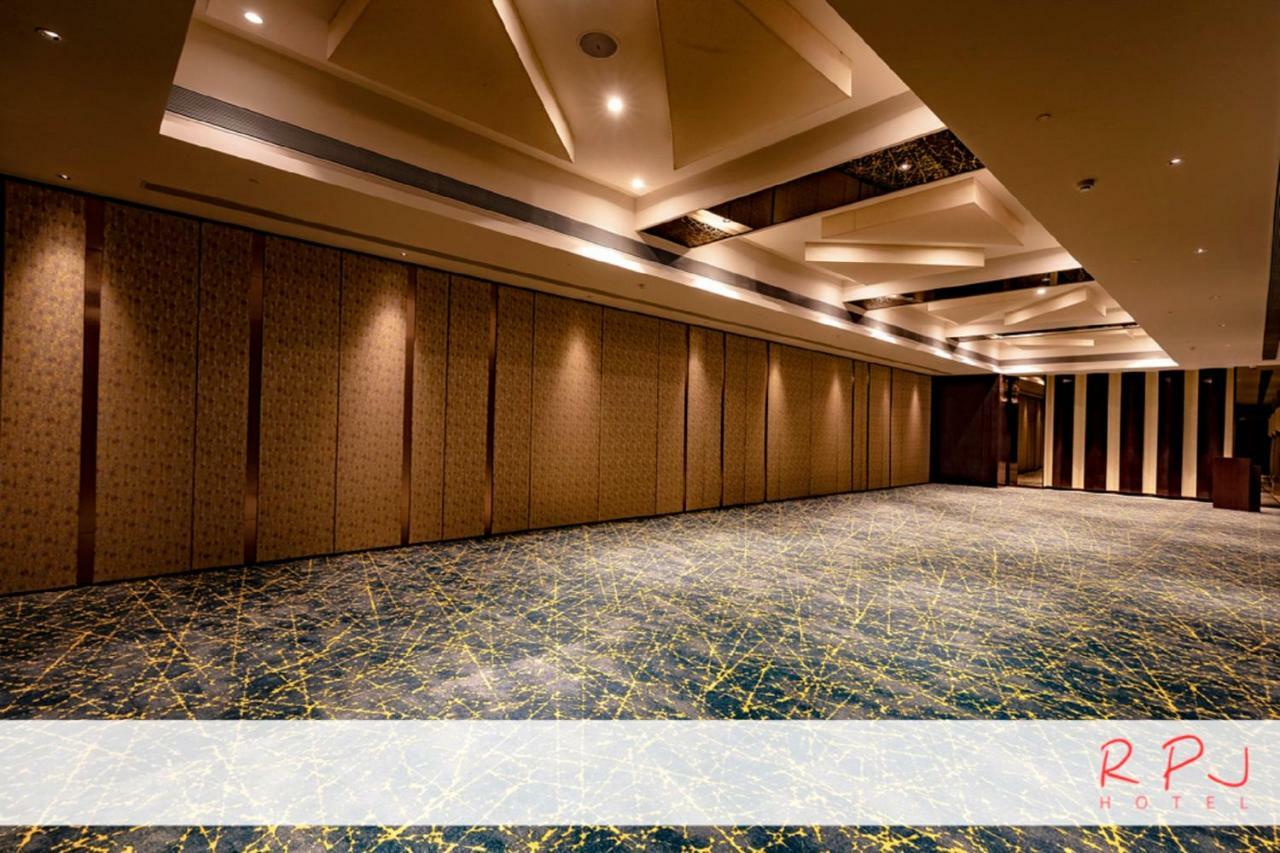 Rpj Hotel Rajkot Luaran gambar