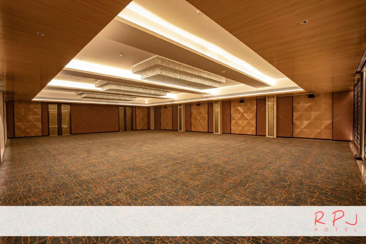 Rpj Hotel Rajkot Luaran gambar